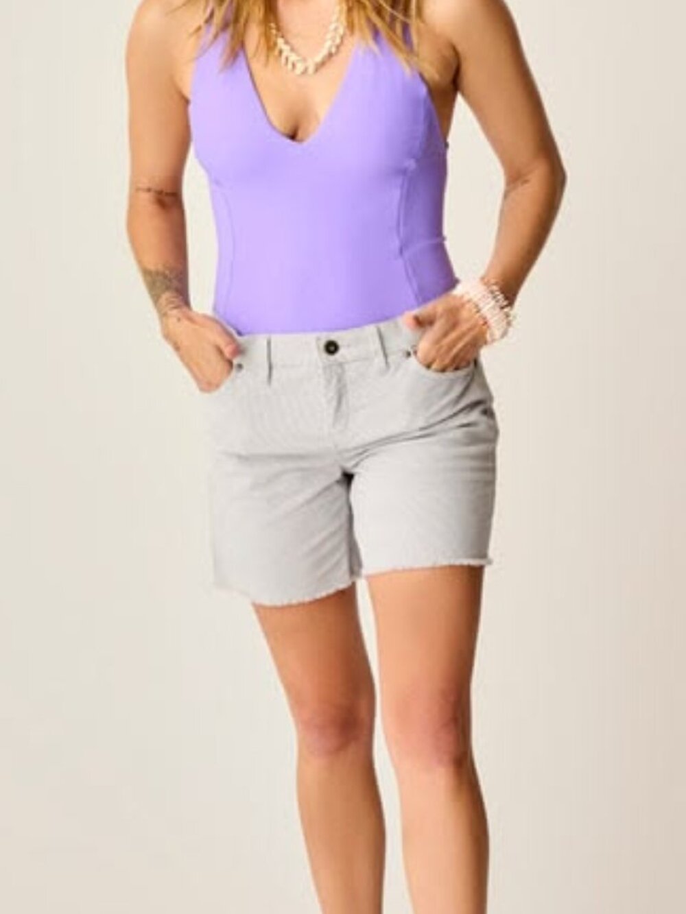 Carve Designs Women's 6" Oahu Corduroy Shorts in Gray Size 12